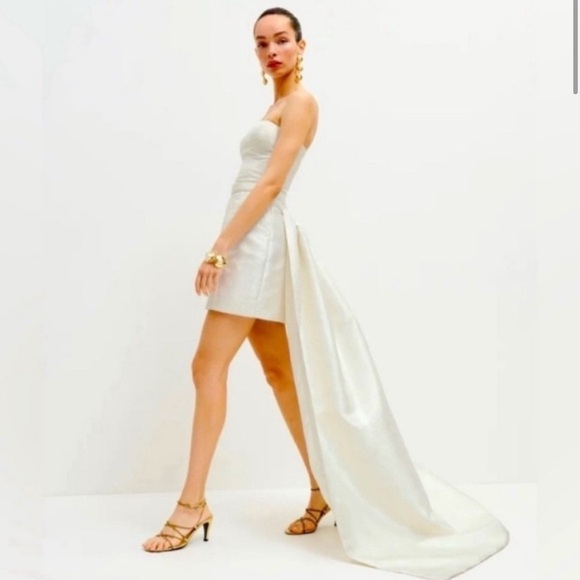 Reformation Dresses & Skirts - Reformation Liliwen Dress in Ivory